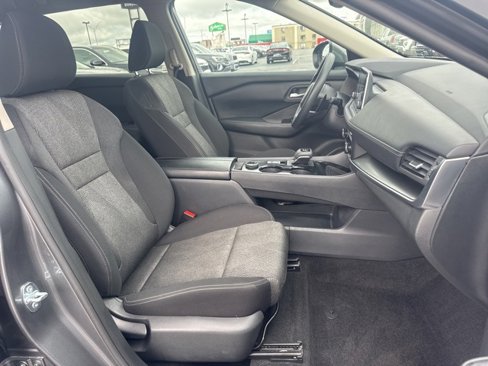 Used 2024 Nissan Rogue SV image 20