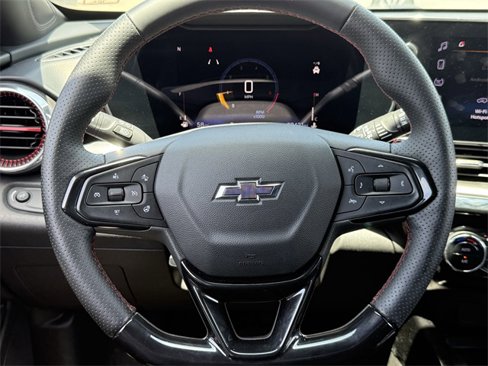 Used 2024 Chevrolet Trax RS w/ Sunroof Package image 11