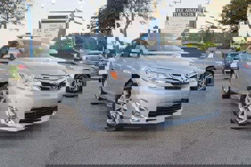 Used 2014 Toyota Camry XLE image 1