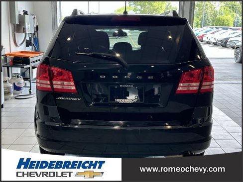 Used 2018 Dodge Journey SE image 4