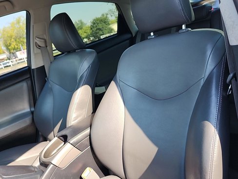 Used 2012 Toyota Prius Plug-In Hybrid image 25