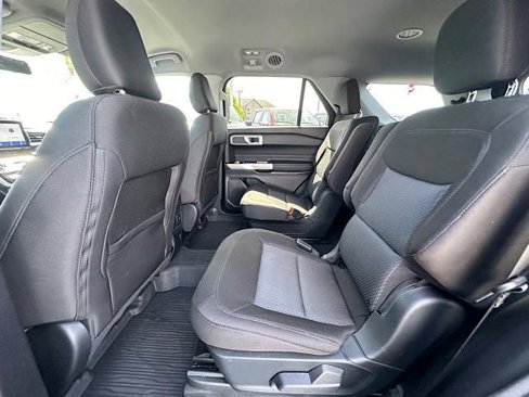 Used 2022 Ford Explorer XLT image 14