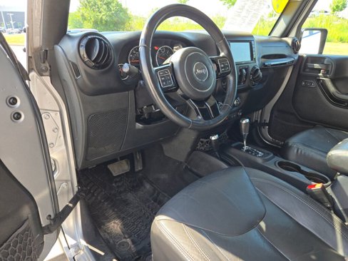 Used 2015 Jeep Wrangler Unlimited Sahara image 17