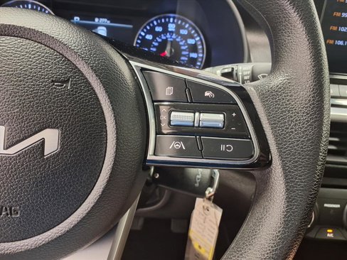 Used 2024 Kia Forte LXS image 19