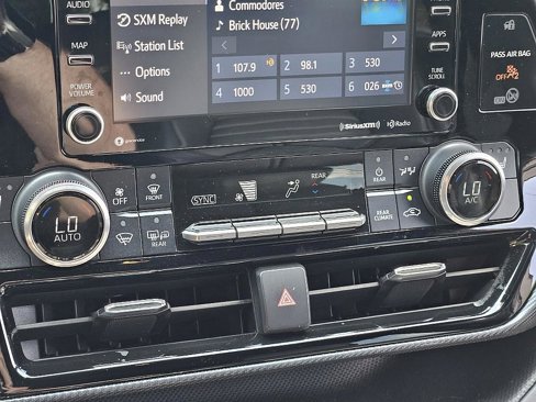 Used 2022 Toyota Highlander XSE image 19