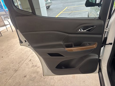Used 2020 GMC Acadia SLE image 21
