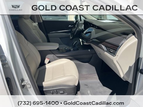 Used 2020 Cadillac XT4 Luxury w/ Cold Weather Package image 7