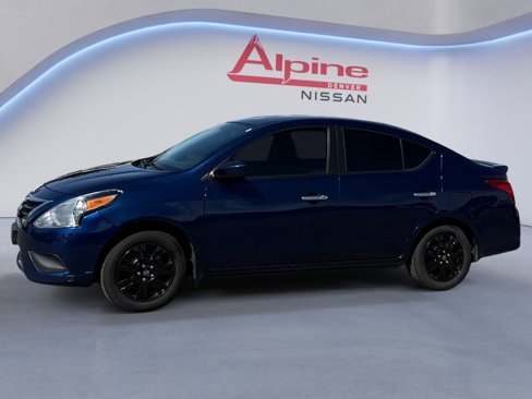 Used 2018 Nissan Versa SV image 2