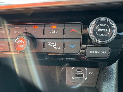 New 2025 Jeep Compass Limited image 22