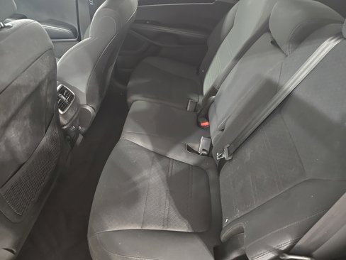 Used 2019 Kia Sorento LX image 16