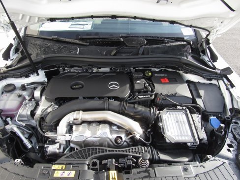 New 2025 Mercedes-Benz GLA 250 4MATIC image 8