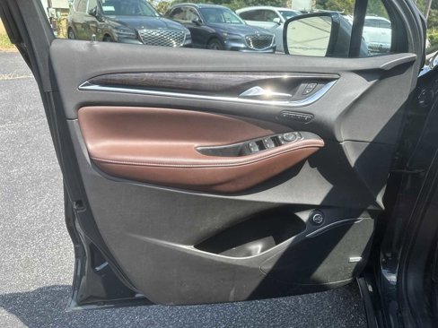 Used 2021 Buick Enclave Avenir w/ Avenir Technology Package image 26