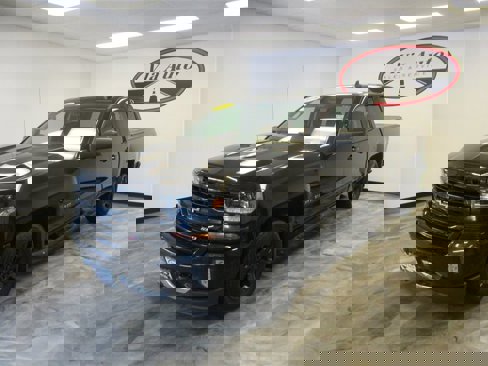 Used 2018 Chevrolet Silverado 1500 LT w/ All Star Edition image 6
