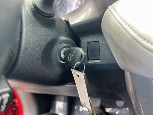 Used 2016 Toyota RAV4 XLE image 40
