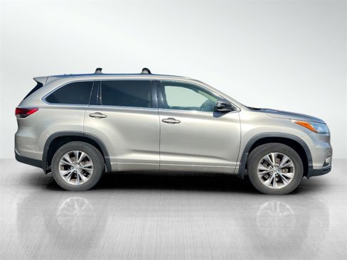 Used 2015 Toyota Highlander XLE image 4