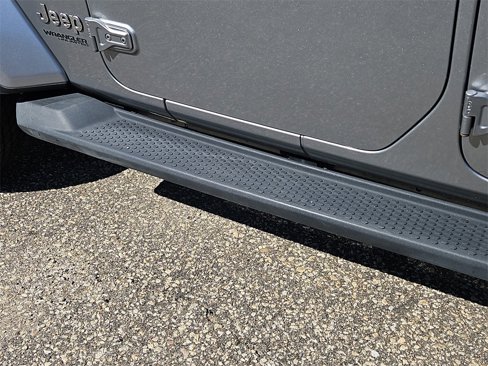 Used 2020 Jeep Wrangler Unlimited Sahara image 21