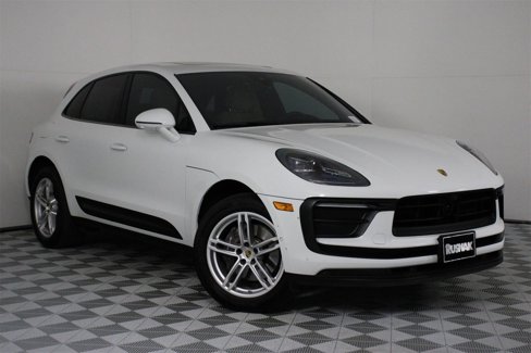 Certified 2024 Porsche Macan image 9