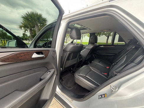 Used 2014 Mercedes-Benz ML 350 4MATIC w/ Premium 1 Package image 15