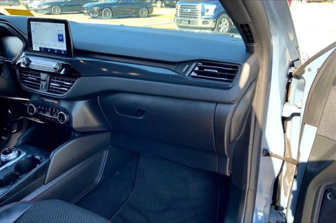 Used 2024 Ford Escape ST-Line w/ Cold Weather Package image 16