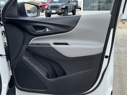 Used 2021 Chevrolet Equinox LS w/ LS Convenience Package image 29