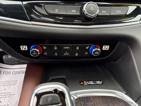 Used 2018 Buick Enclave Avenir image 33