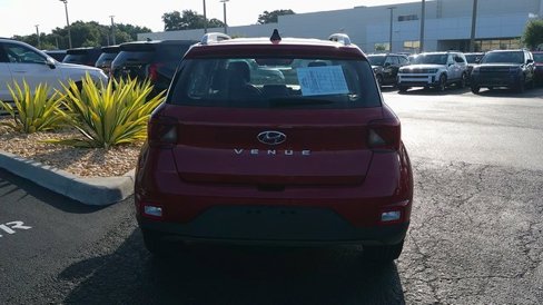 Certified 2022 Hyundai Venue Limited image 20