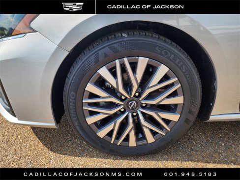 Used 2024 Nissan Altima 2.5 SV image 25