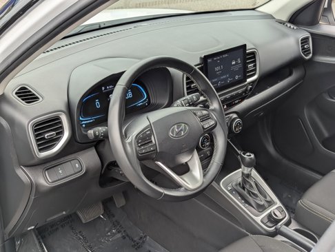 Used 2023 Hyundai Venue SEL image 12