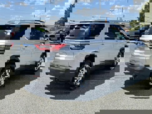 Used 2018 Chevrolet Traverse LT image 5