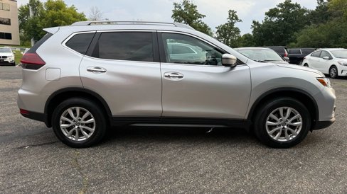 Used 2018 Nissan Rogue SV image 6