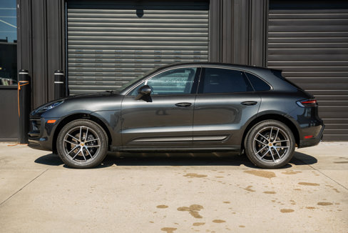 Certified 2025 Porsche Macan image 10
