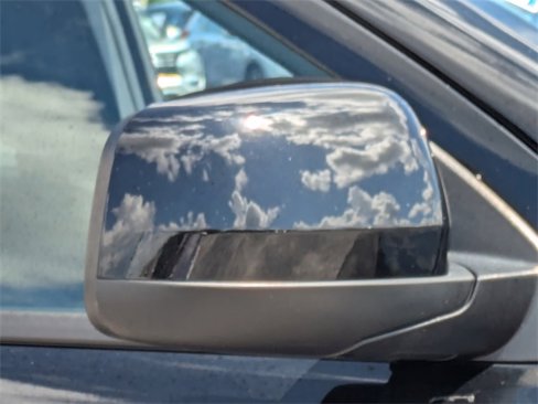 Used 2022 Dodge Durango SXT image 12