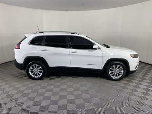Used 2019 Jeep Cherokee Latitude w/ Popular Appearance Group image 4