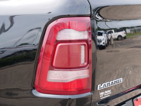 Used 2019 RAM 1500 Laramie image 17