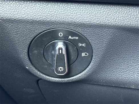 Used 2021 Volkswagen Jetta SE image 25
