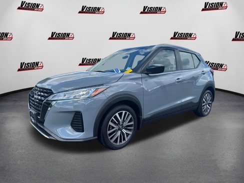 Used 2023 Nissan Kicks SV image 1