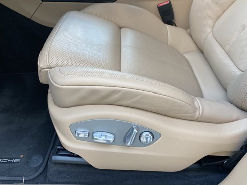 Certified 2025 Porsche Macan image 21