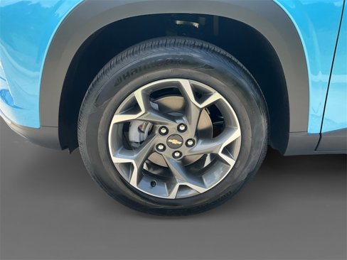New 2025 Chevrolet Trax LT w/ Driver Confidence Package image 14