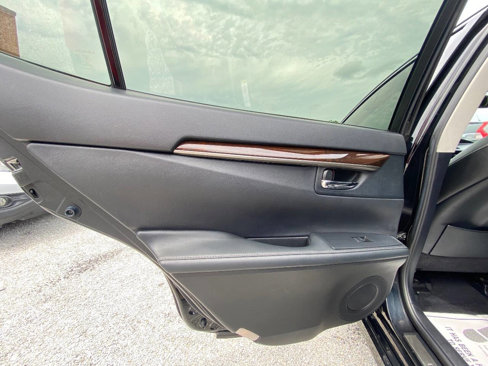 Used 2013 Lexus ES 350 image 24