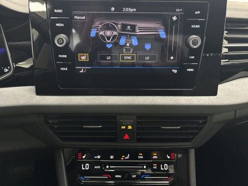 Used 2025 Volkswagen Jetta SE image 32