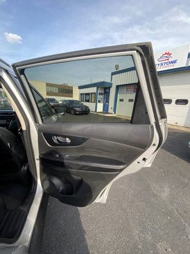 Used 2014 Nissan Rogue SL image 23
