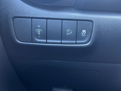 Certified 2022 Hyundai Kona SEL w/ Cargo Package image 41