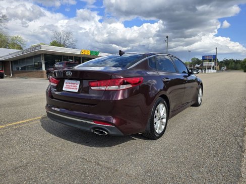 Used 2018 Kia Optima LX w/ 17" Alloy Wheels Package image 7