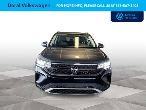 Used 2022 Volkswagen Taos SE w/ Panoramic Sunroof Package image 3