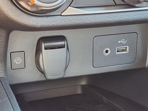 New 2025 Nissan Versa SV w/ Trunk Package image 8