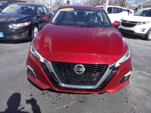 Used 2020 Nissan Altima 2.5 SV image 2