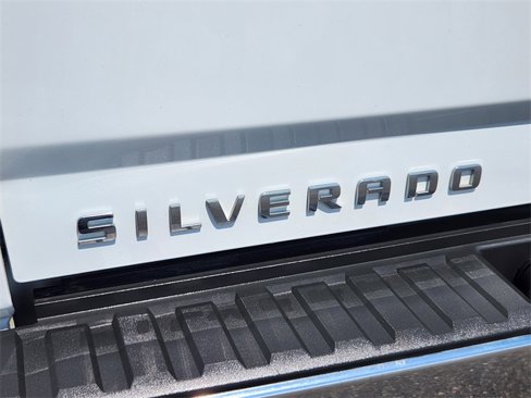 Used 2018 Chevrolet Silverado 1500 LT w/ All Star Edition image 15