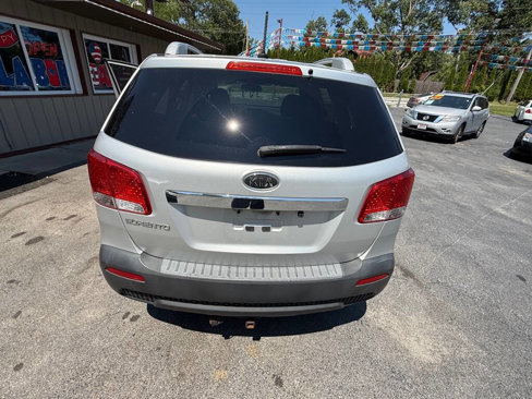 Used 2013 Kia Sorento LX image 8