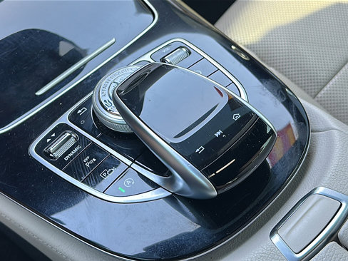 Used 2017 Mercedes-Benz E 300 4MATIC image 36