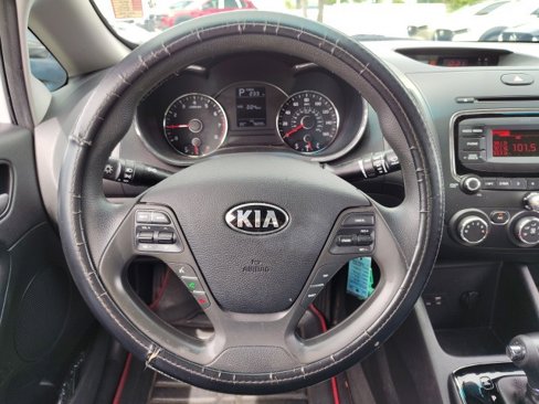 Used 2018 Kia Forte LX image 16